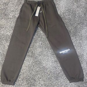 Essential Sweatpants